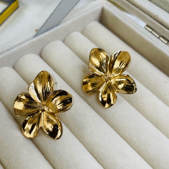 Gilded Blossoms Golden Flower Earrings For Glamorous Style from NYC - Picture 3 of 5
